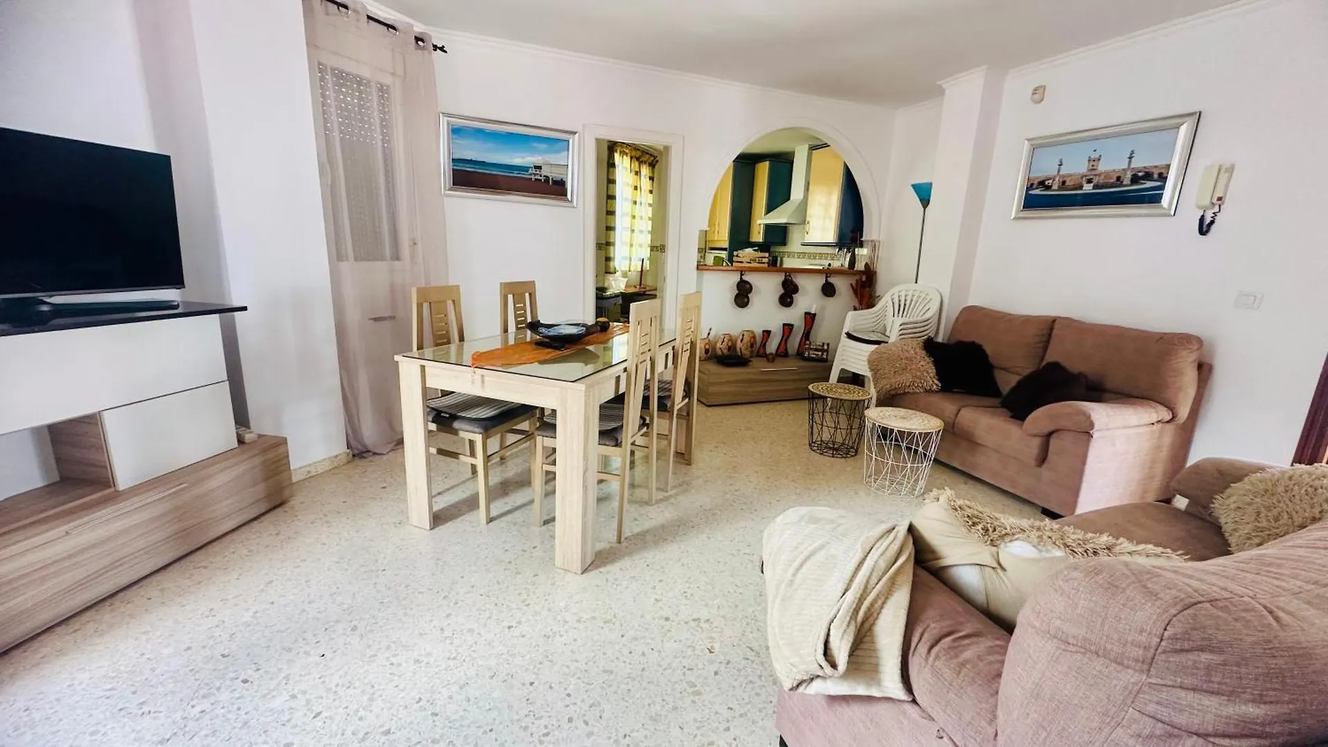 Monica El Bosque Apartment