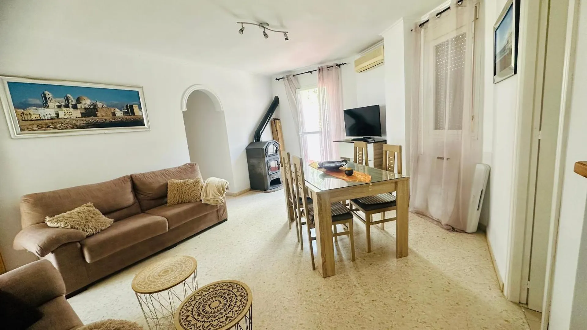 Monica El Bosque Apartment
