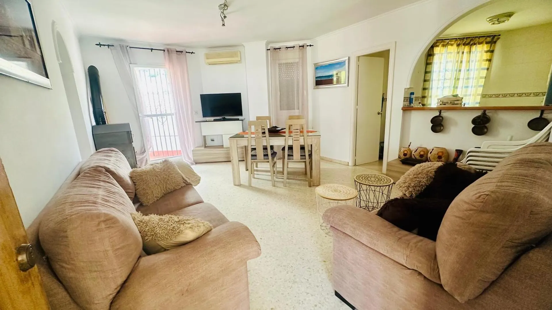 Monica El Bosque Apartment