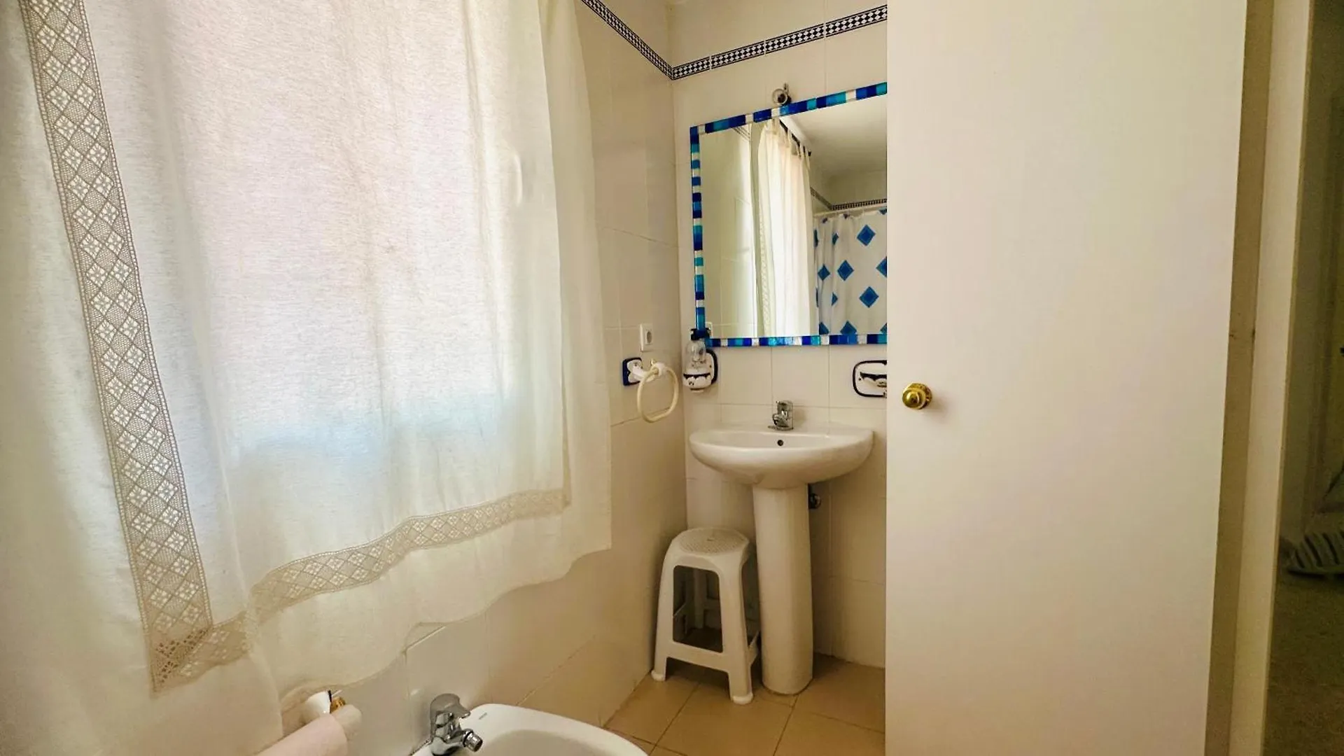 Monica El Bosque Apartment