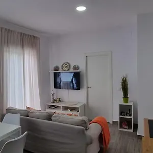 https://cozy-quiet-apartment-in-malaga.hotelsinnerja.org
